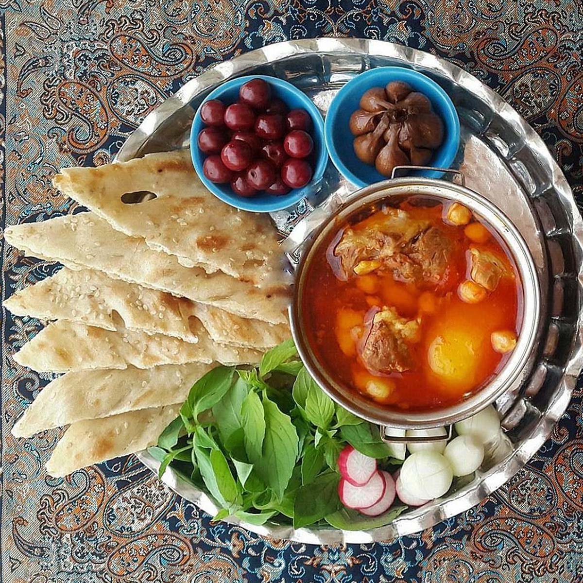 آموزش پخت آبگوشت در دیگ سنگی