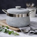 دیگ و دیزی سنگی مدل دینا با دسته استیل