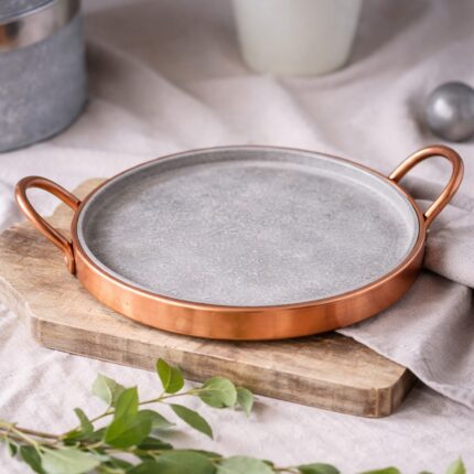 ماهیتابه و گریل سنگی با دسته مسی